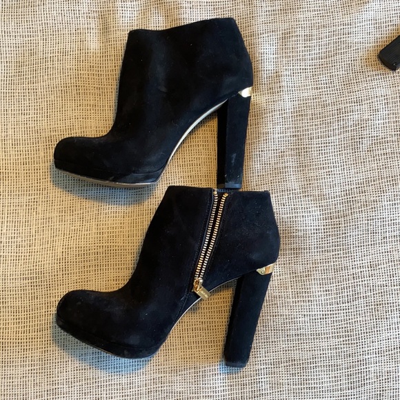 Shooties - Picture 2 of 4